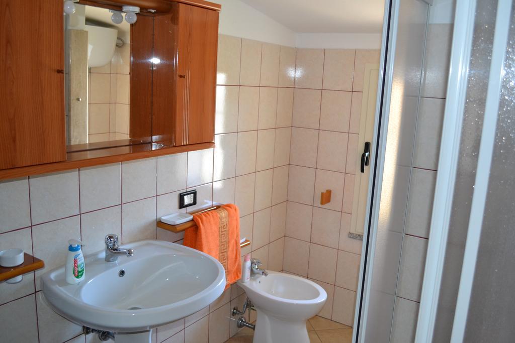 Marina'S Apartment Ogliastra Лотцораї Номер фото